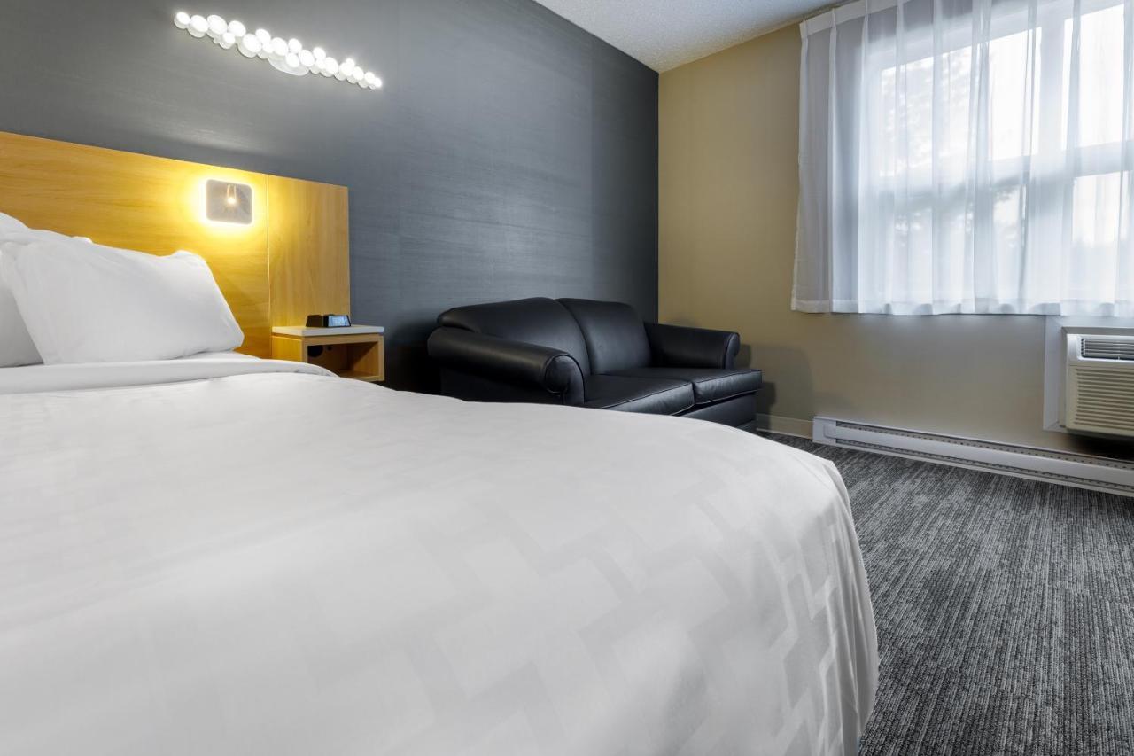 Hotel Clarion Pointe Quebec Airport Exterior foto