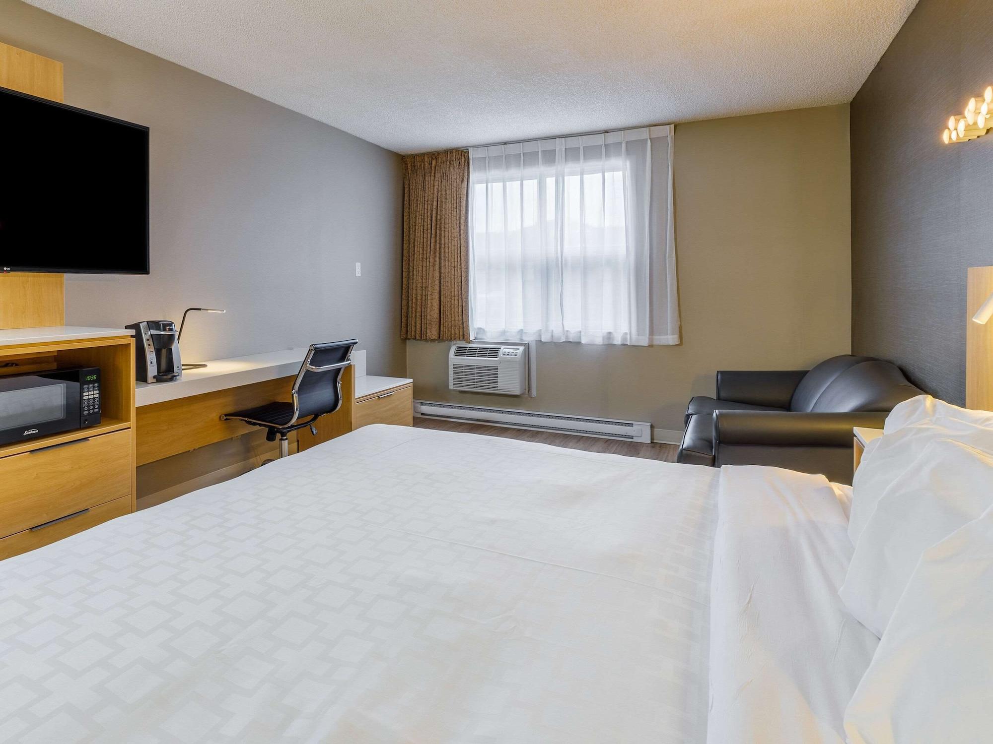 Hotel Clarion Pointe Quebec Airport Exterior foto
