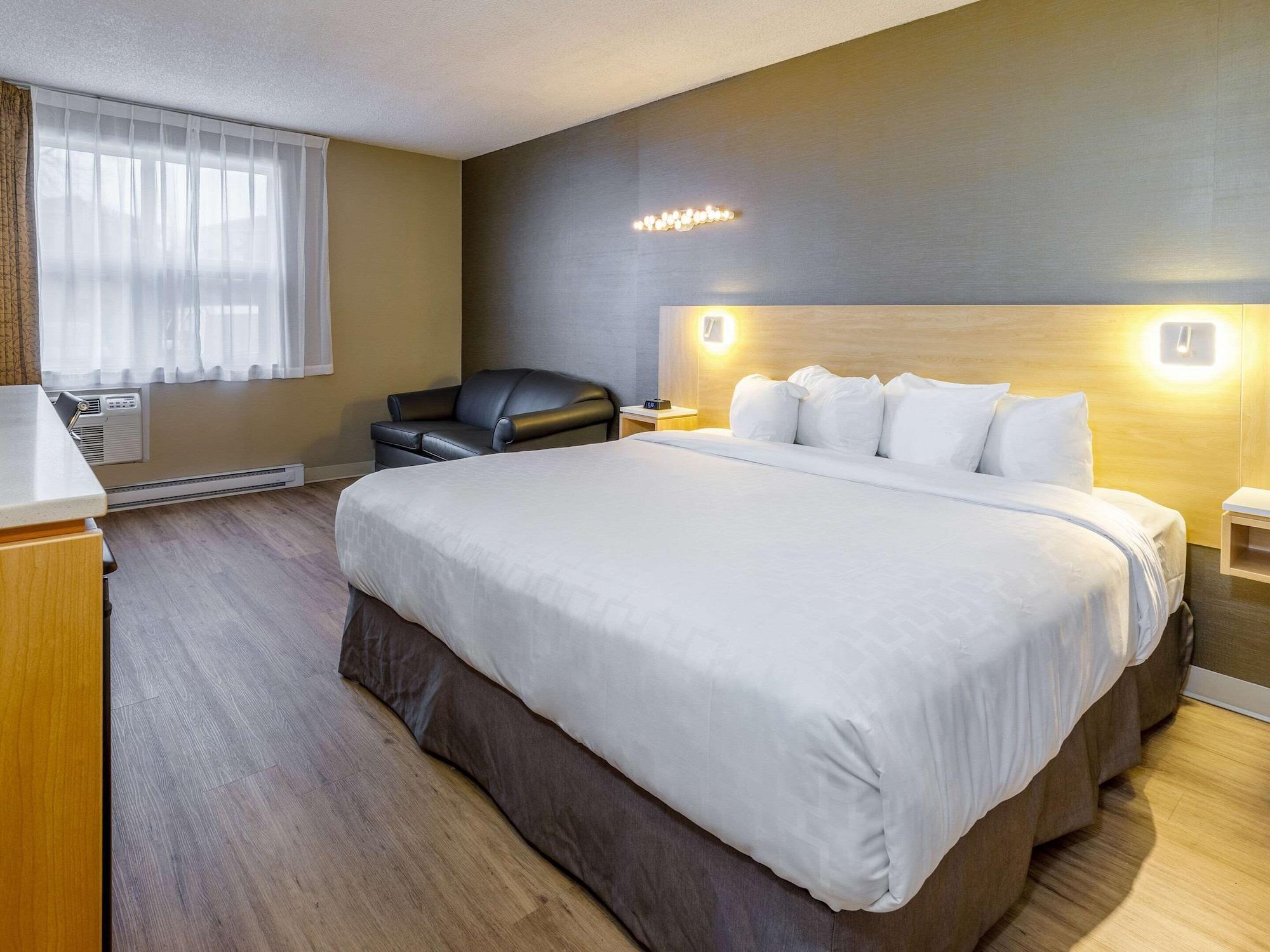 Hotel Clarion Pointe Quebec Airport Exterior foto