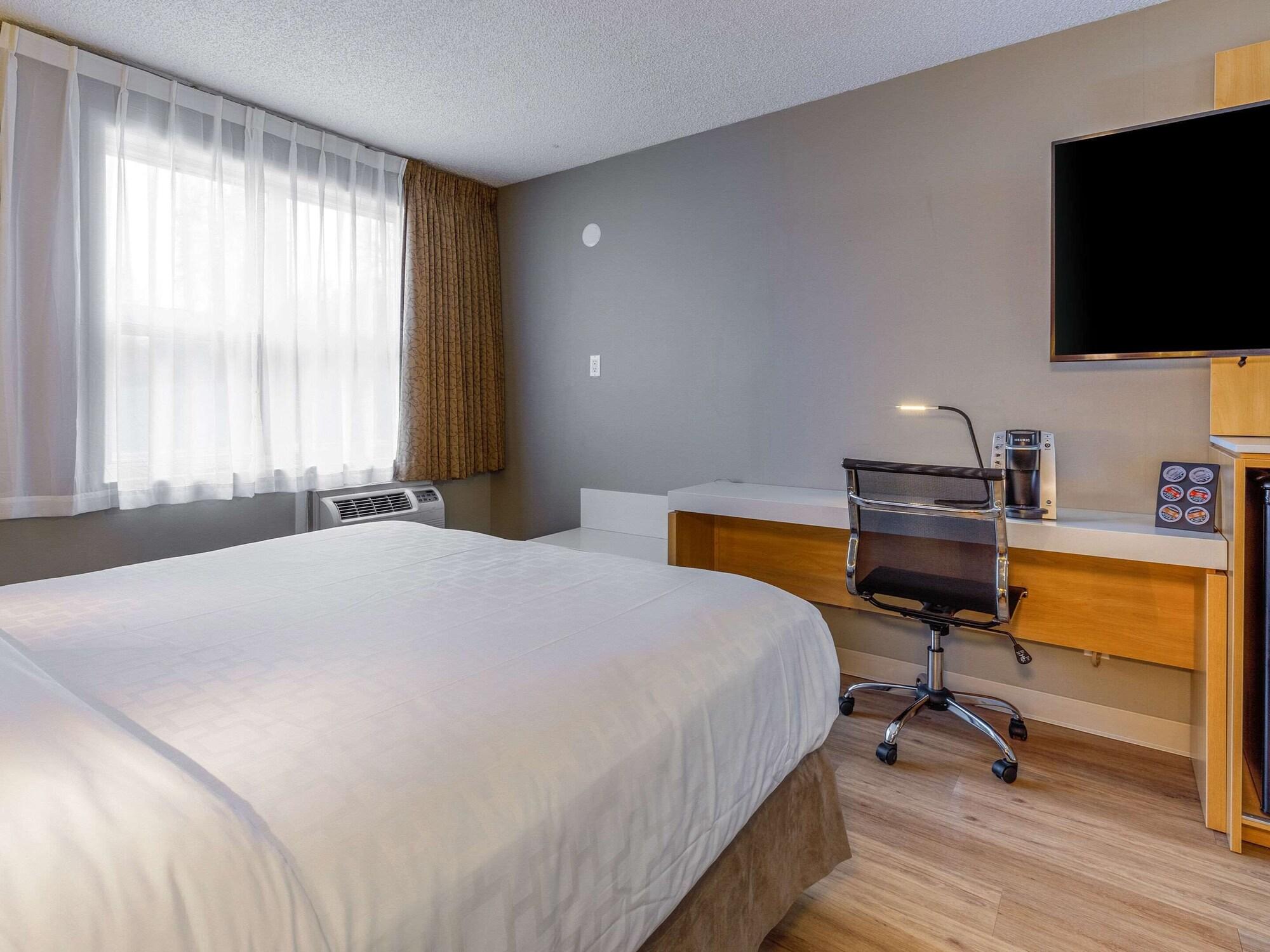 Hotel Clarion Pointe Quebec Airport Exterior foto