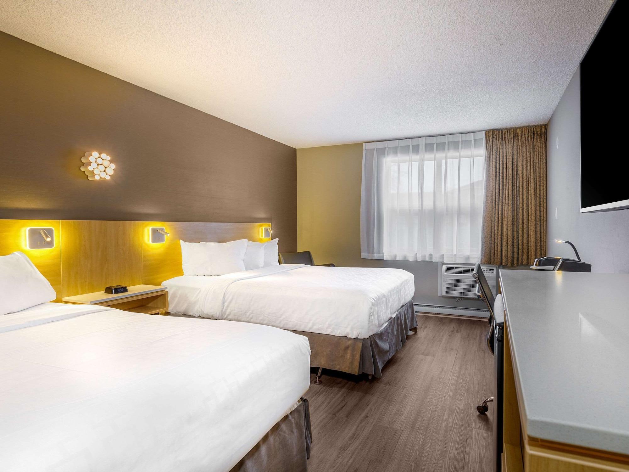 Hotel Clarion Pointe Quebec Airport Exterior foto