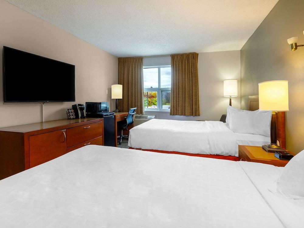 Hotel Clarion Pointe Quebec Airport Exterior foto