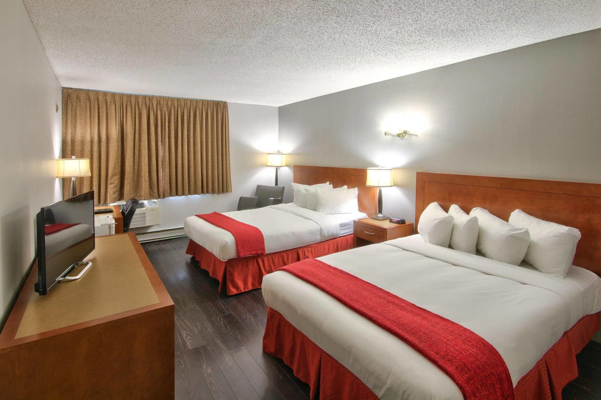 Hotel Clarion Pointe Quebec Airport Exterior foto